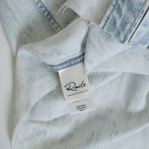 ✨ Rails Ingrid Raw Hem Shirt Button Down Lyocell Linen Blue Light Acid Wash - Picture 11 of 11